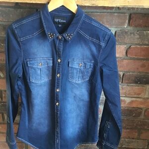 SUKO Jeans Women's Blue Denim Button-Front Stud Collar Blouse